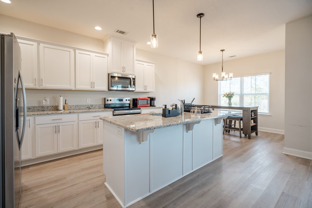 15-McClelland-Loop-NE-Ludowici-Kitchen-and-Dining-Area-041226