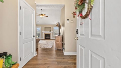 153-westminster-dr-raeford-nc-entryway