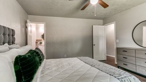 48-web-or-mls-1213-Mockingbird-Ln-Edmond-OK-73034-49